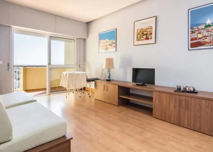 Wonderful In With Sea View Apartment
